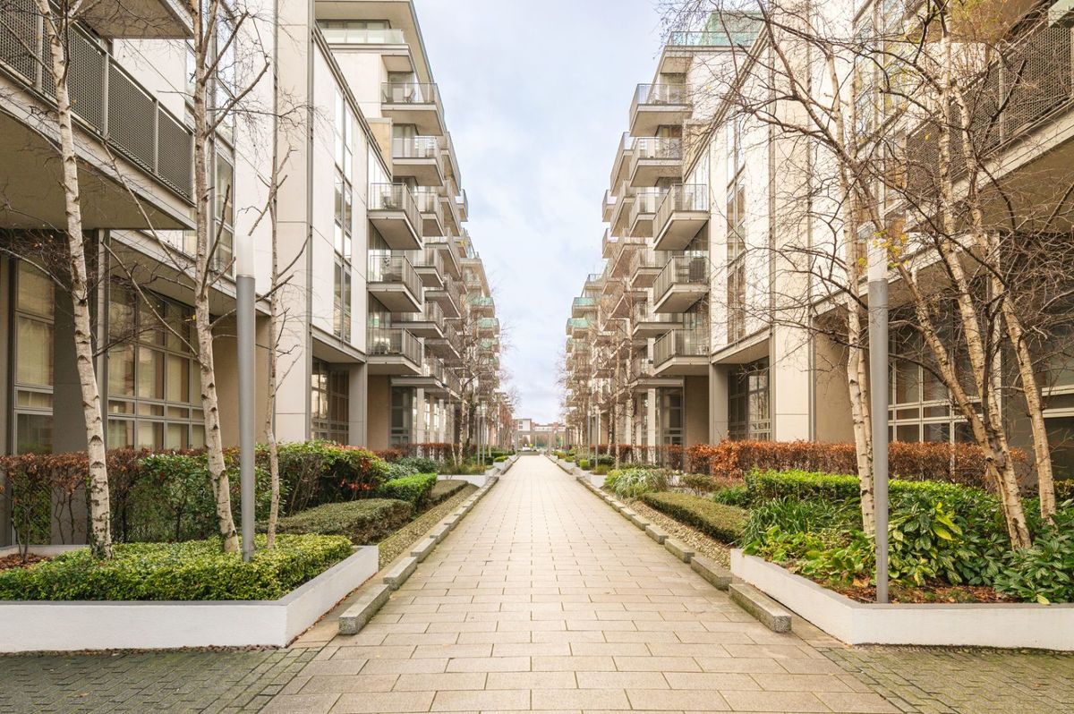 Apartment 13 , Pakenham House, IFSC, Dublin 1, D01X6E8 photo 1